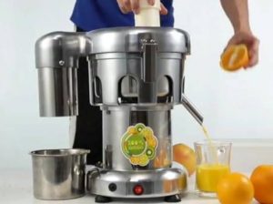 استخدام نیرو جهت آبمیوه فروشی